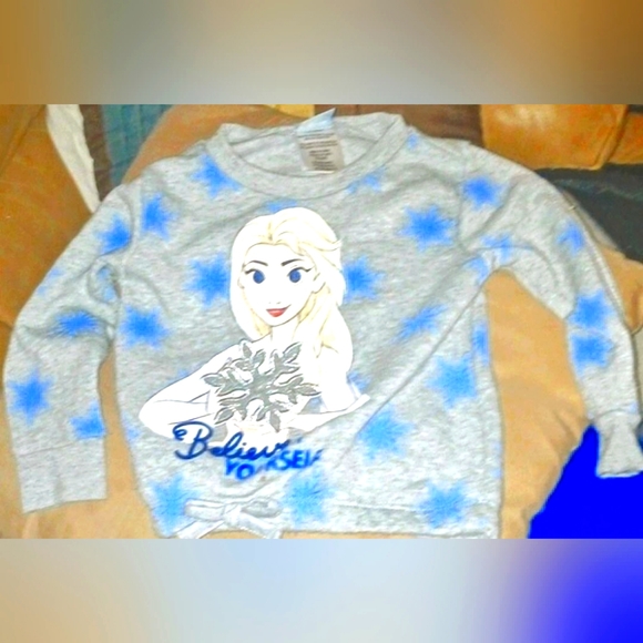 DISNEY FROZEN II-NWOT- SOFT-GREY-GIRL'S-SWEATSHIRT-2T - Picture 1 of 6